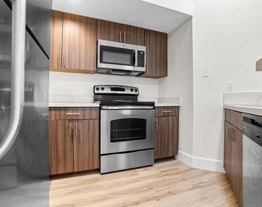 12730 Vista Isles Drive - Photo Thumbnail 9