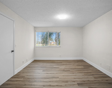 12730 Vista Isles Drive - Photo Thumbnail 22