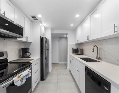 1111 S Ocean Boulevard - Photo Thumbnail 9