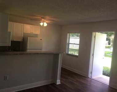 5156 Ne 6th Avenue - Photo Thumbnail 2