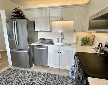 3661 Via Poinciana - Photo Thumbnail 10