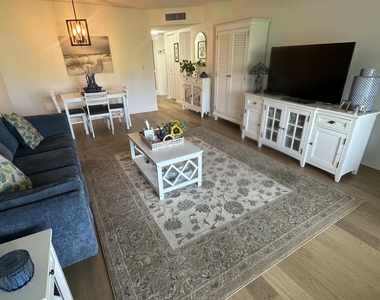 3661 Via Poinciana - Photo Thumbnail 9