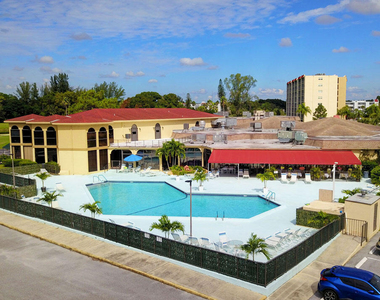 3661 Via Poinciana - Photo Thumbnail 1