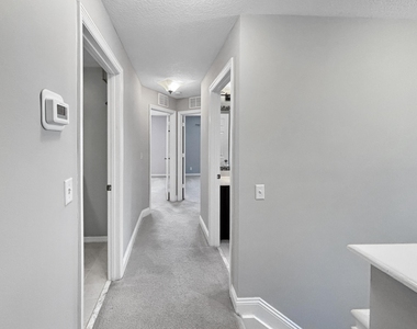 4528 Thornwood Circle - Photo Thumbnail 10