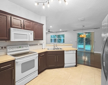 4528 Thornwood Circle - Photo Thumbnail 4
