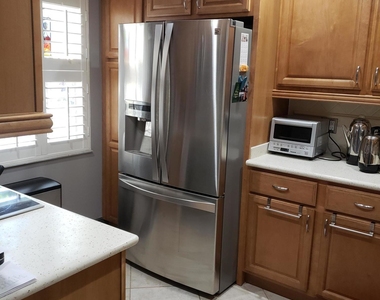 3980 Oaks Clubhouse Drive - Photo Thumbnail 5