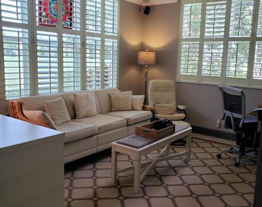 3980 Oaks Clubhouse Drive - Photo Thumbnail 16