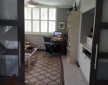 3980 Oaks Clubhouse Drive - Photo Thumbnail 14
