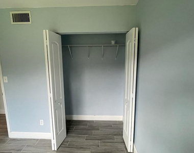 10053 Winding Lake Road - Photo Thumbnail 14