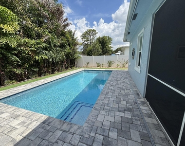 3451 Sw Loggerhead Court - Photo Thumbnail 2