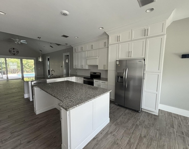 3451 Sw Loggerhead Court - Photo Thumbnail 3