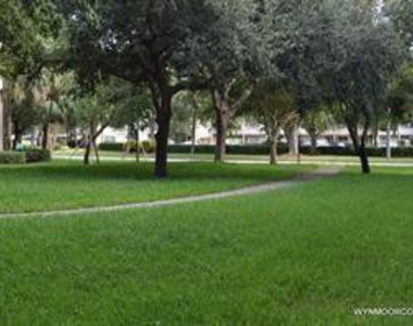 2201 Lucaya Bend - Photo Thumbnail 15