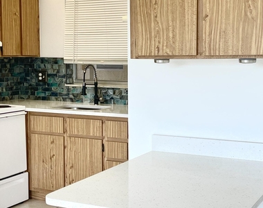 3822 N University Drive - Photo Thumbnail 3