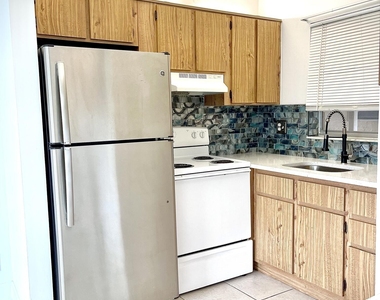 3822 N University Drive - Photo Thumbnail 1