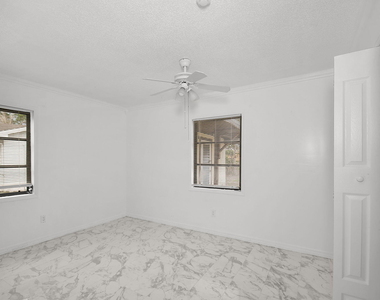 325 Nw Rebecca Avenue - Photo Thumbnail 11
