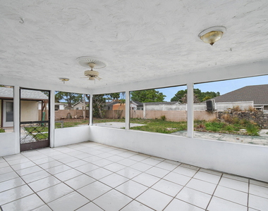 325 Nw Rebecca Avenue - Photo Thumbnail 21