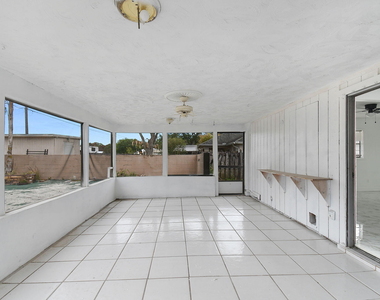 325 Nw Rebecca Avenue - Photo Thumbnail 19