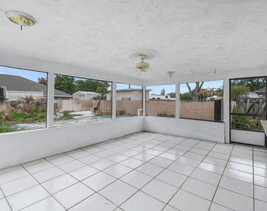 325 Nw Rebecca Avenue - Photo Thumbnail 20