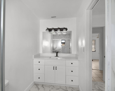 325 Nw Rebecca Avenue - Photo Thumbnail 14