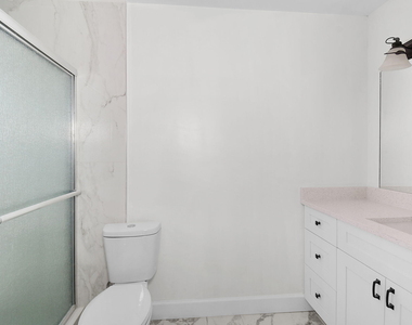 325 Nw Rebecca Avenue - Photo Thumbnail 12