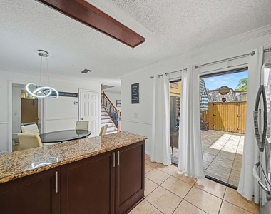 149 Lake Arbor Drive - Photo Thumbnail 8