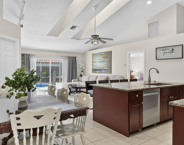 1204 Mulberry Place - Photo Thumbnail 13