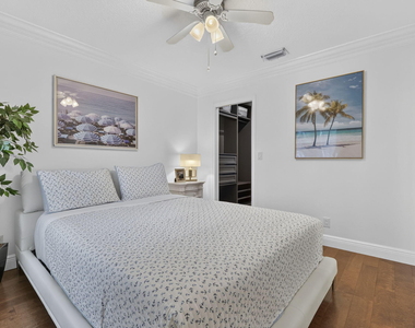 1204 Mulberry Place - Photo Thumbnail 9