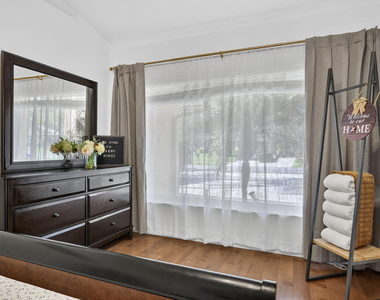 1204 Mulberry Place - Photo Thumbnail 34