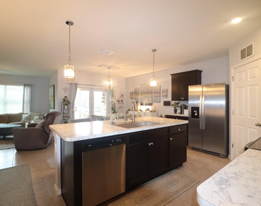 1465 Se Grapeland Avenue - Photo Thumbnail 4