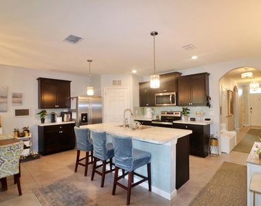 1465 Se Grapeland Avenue - Photo Thumbnail 3