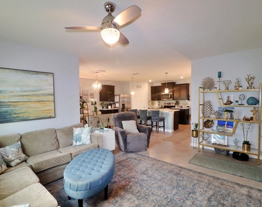 1465 Se Grapeland Avenue - Photo Thumbnail 8
