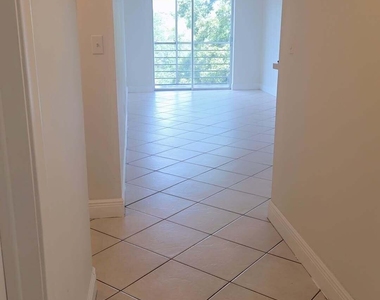 4121 Stirling Road - Photo Thumbnail 15