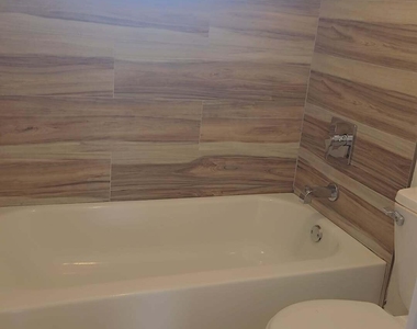 4121 Stirling Road - Photo Thumbnail 12