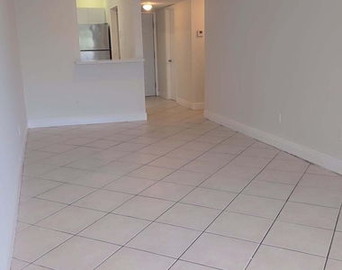 4121 Stirling Road - Photo Thumbnail 8