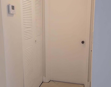 4121 Stirling Road - Photo Thumbnail 6