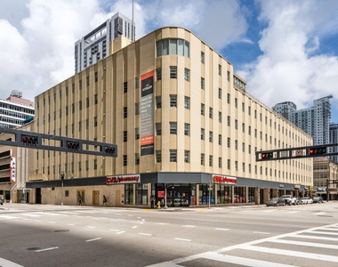 150 Se 3rd Avenue - Photo Thumbnail 1
