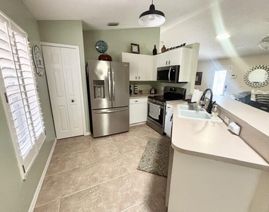 2362 Se Maslan Avenue - Photo Thumbnail 3