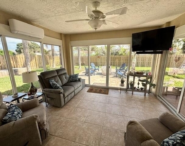 2362 Se Maslan Avenue - Photo Thumbnail 9