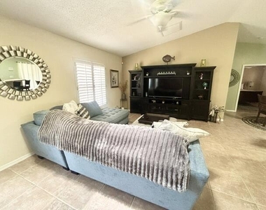 2362 Se Maslan Avenue - Photo Thumbnail 2