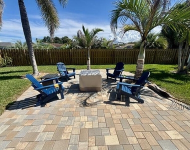 2362 Se Maslan Avenue - Photo Thumbnail 11