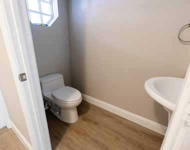8956 Nw 38th Drive - Photo Thumbnail 7