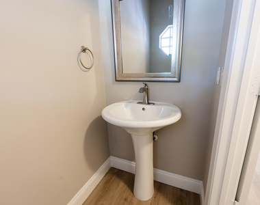 8956 Nw 38th Drive - Photo Thumbnail 8