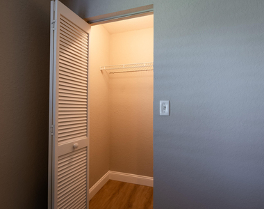 8956 Nw 38th Drive - Photo Thumbnail 16