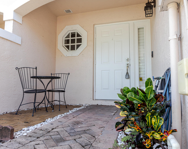 8956 Nw 38th Drive - Photo Thumbnail 1
