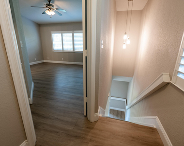 8956 Nw 38th Drive - Photo Thumbnail 11