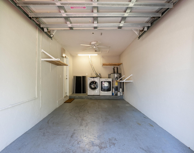 8956 Nw 38th Drive - Photo Thumbnail 4