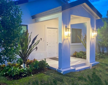 20282 Sw 122nd Court E - Photo Thumbnail 10