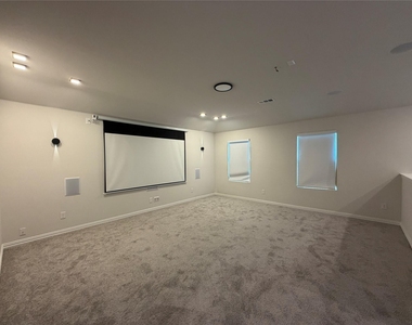 633 Cedar Springs Drive - Photo Thumbnail 17