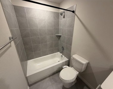 633 Cedar Springs Drive - Photo Thumbnail 16
