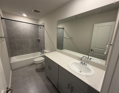 633 Cedar Springs Drive - Photo Thumbnail 15